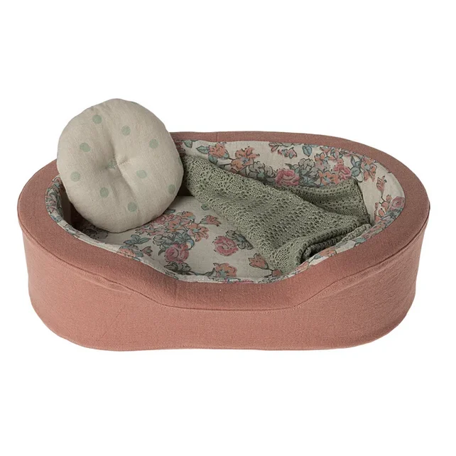 - Rabbit grass rack to prevent waste food boxMaileg Kitten | Cosy Basket Coral