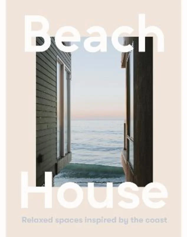 - Postoperative pet anti-licking Elizabethan collarBeach House