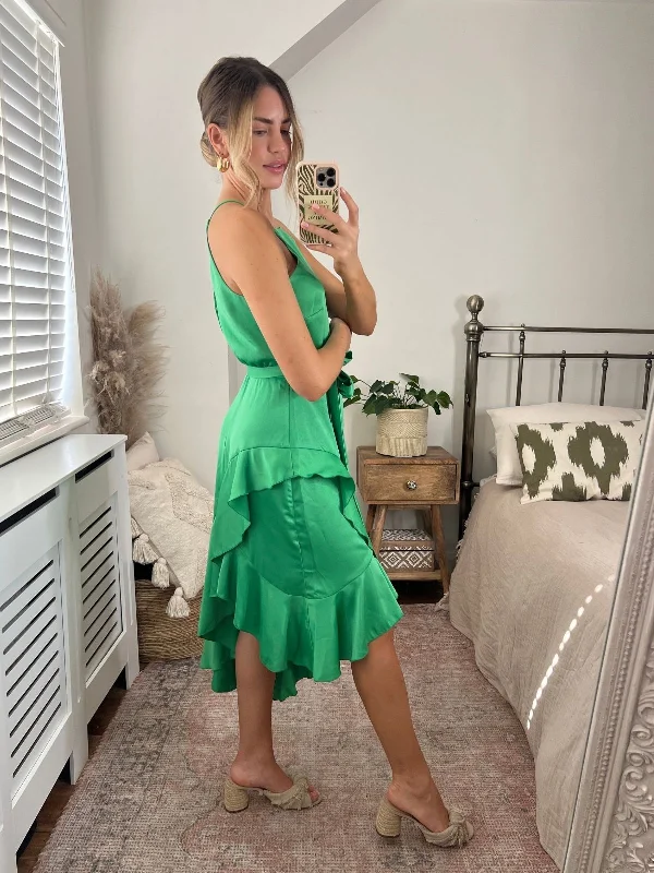 Ariana Halter Frill Dress / Vivid Green