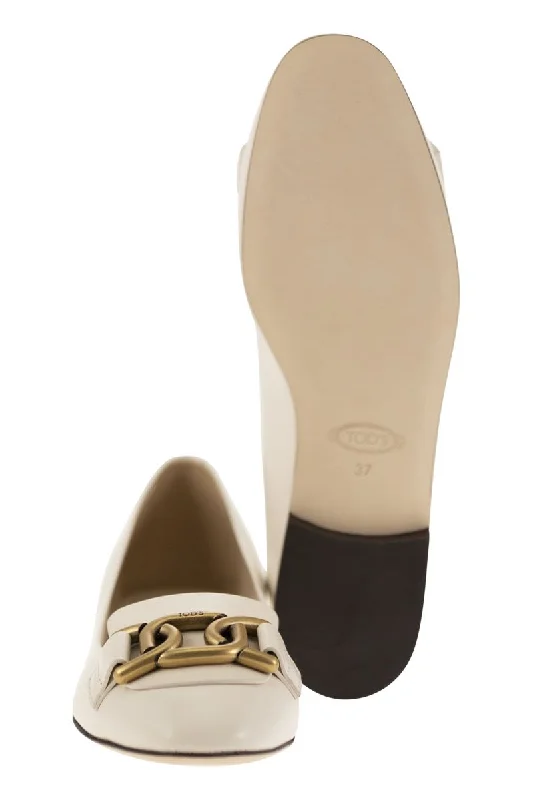 TOD'S Women's Mini Ballerina Flats with Metal Chain Detail