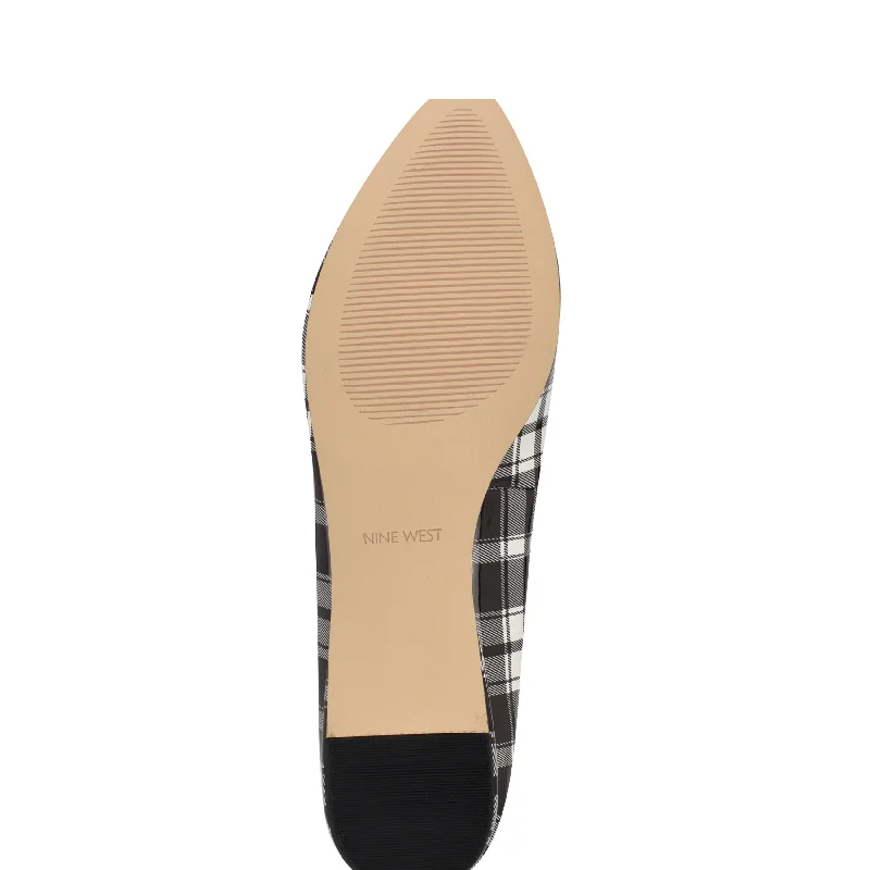 Speakup Almond Toe Flats